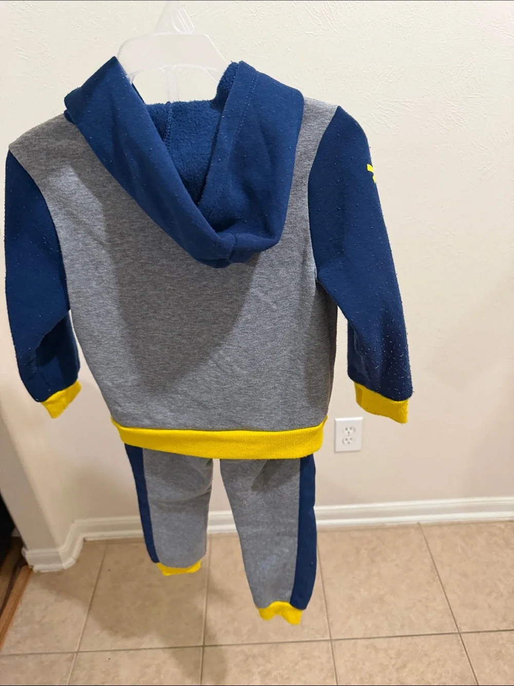 2 size 4T boys jogger sets Jurassic Park & Baby Shark themed